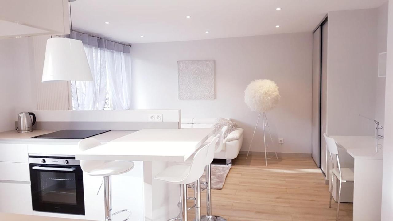 Le White Cosy A 5 Minutes Du Lac Avec Parking Privatif Gratuit Annecy Exterior foto